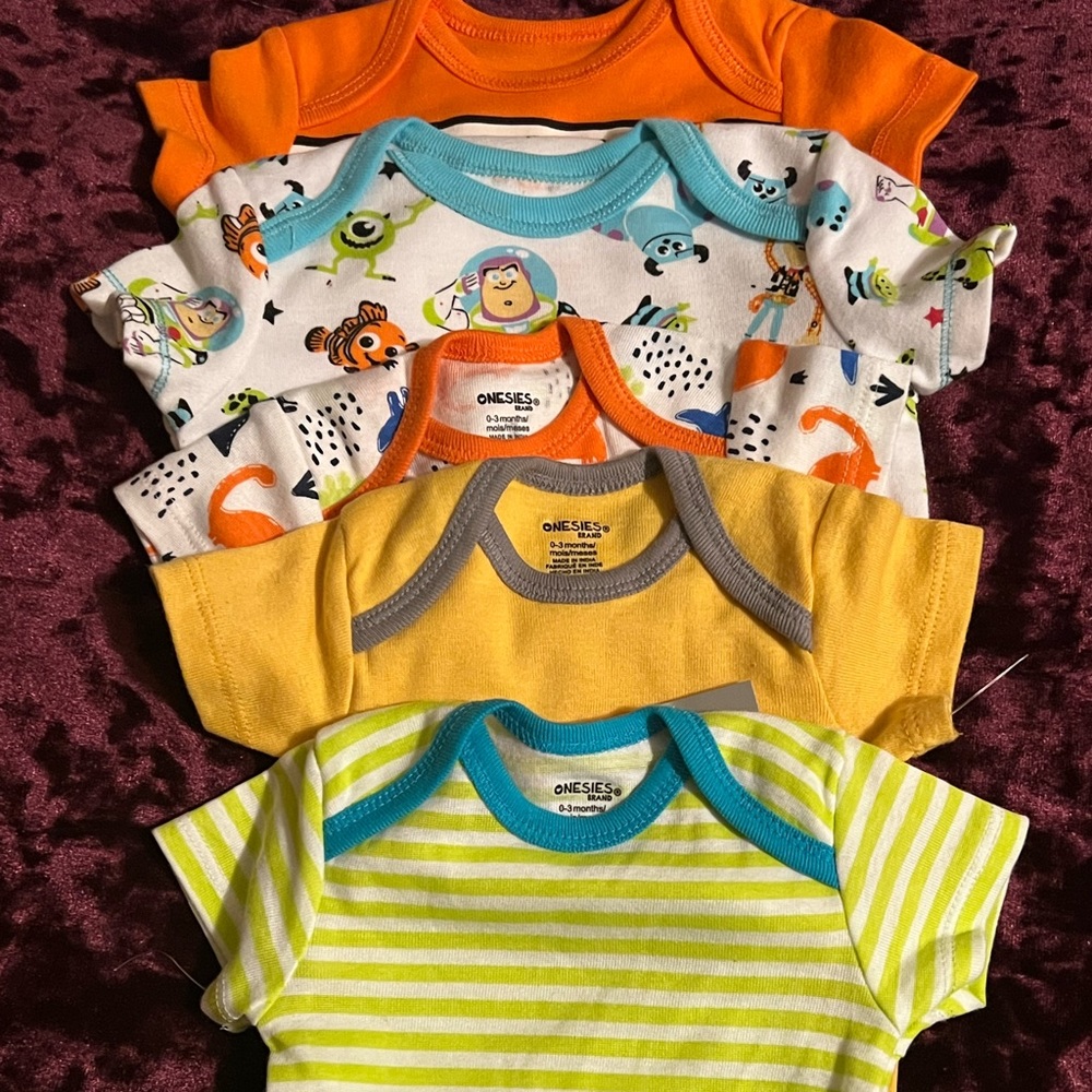 5 Brand New onesie 0-3 months